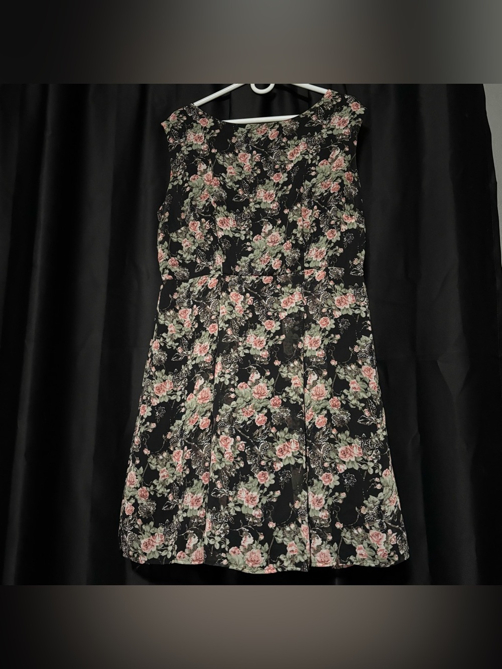 🎃5 for $25🎃 Unbranded Black and Pink Floral Dress